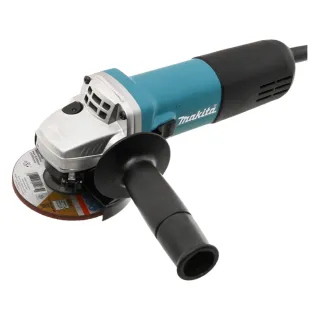 Máy mài điện Makita M9556HN Sở hữu công suất mạnh mẽ 840W, tốc độ không tải tối đa 11000 vòng/phút.