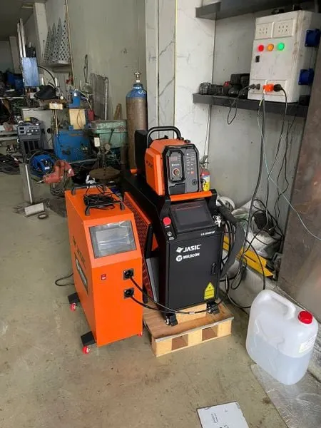 Máy hàn laser Jasic LS 20000F Đầu cấp dây đôi, tích hợp 3 chức năng Hàn - Cắt - Tẩy
