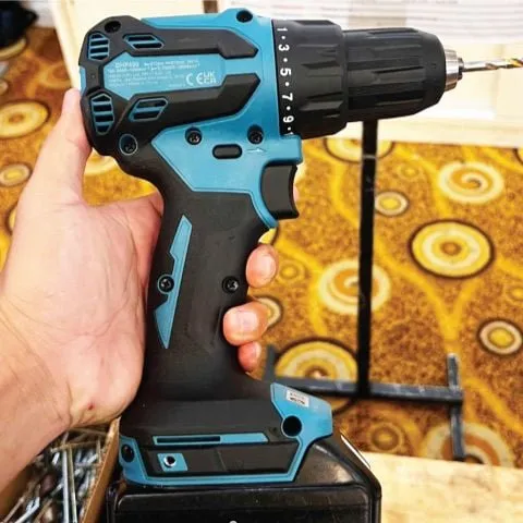 Máy khoan vặn vít dùng pin Makita DDF490Z lực siết tối đa lên đến 50Nm (cứng) và 27Nm (mềm)