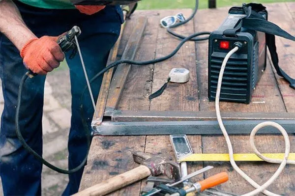 Máy hàn que - Dụng cụ không thể thiếu cho mọi nhà