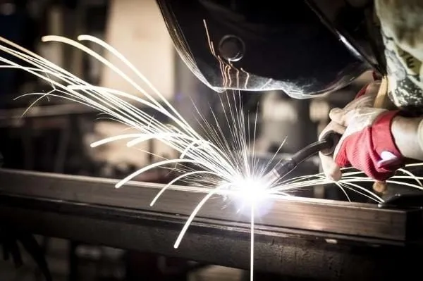 So sánh máy hàn Mig hai chức năng: KingWeld KW Mig-200F Mini và Btec MIG250BE