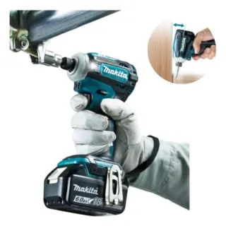 Máy bắn vít chuyên vít DTD172Z Mô-men xoắn cực đại 180Nm. Cấu trúc chống dao động mũi vít, giúp đảm bảo độ ổn định và chính xác khi sử dụng máy.