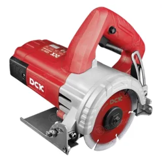 Máy cắt gạch DCK KZE06-110 Trang bị công suất lên đến 1800W cùng với tốc độ không tải 13500 vòng/phút.