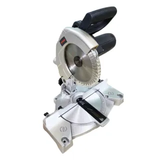 Máy cắt đa năng Fixman FM6011250 công suất 1250W0, cắt sâu tới 120mm. Có sẵn 2 lưỡi cắt gỗ và sắt